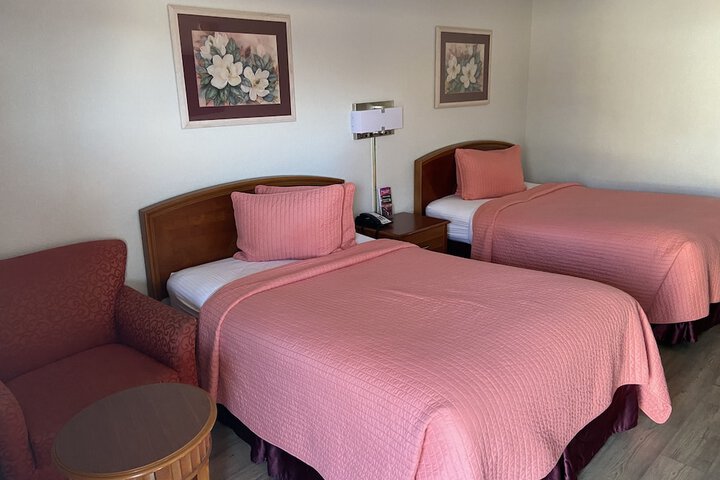 2 Double Beds (5 of 5)
