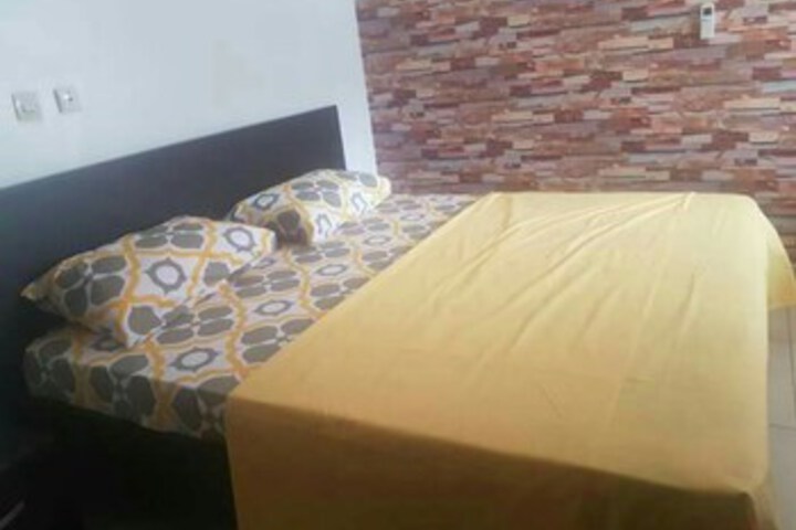 Room 7 of 8
