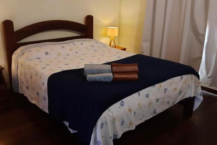 Duplex 450m da Praia do Peró Roupa Cama e Banho, Wi-Fi, TV a Cabo, Estacionamento