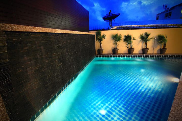 Pools & Facilities