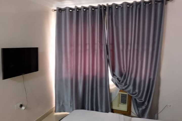 Room 13 of 41