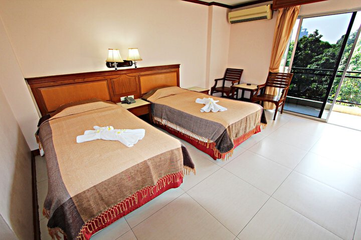 Room 4 of 51