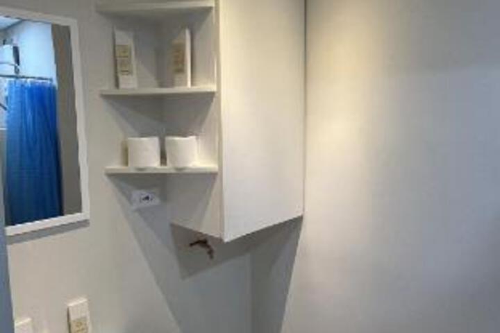 Room 4 of 5