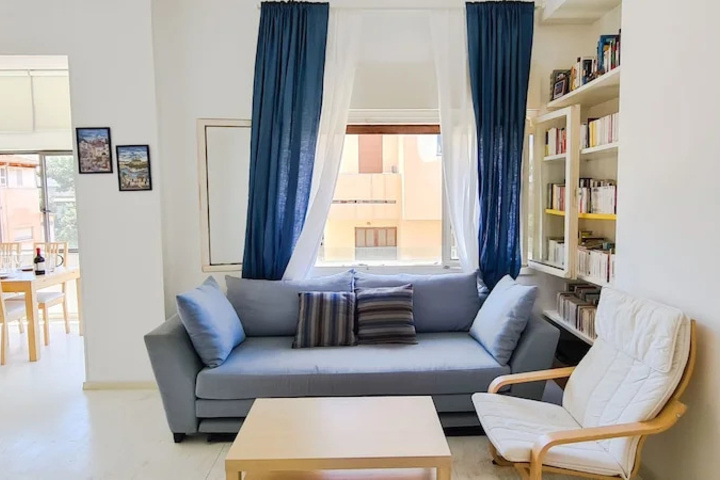 Room 2 of 3
