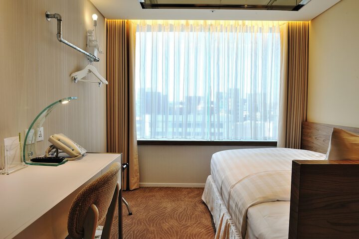 Room 130 of 171