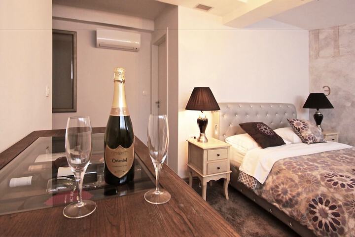 Room 44 of 69