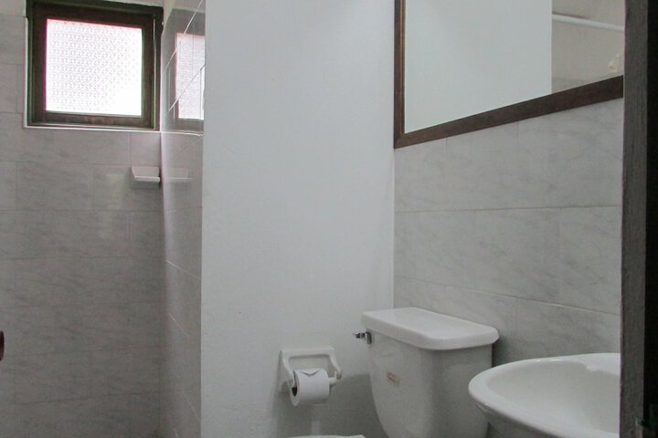 Room 38 of 102