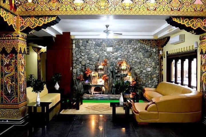 Hotel Interior 4 of 37