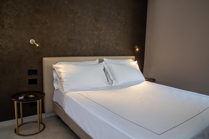 Room 28 of 69