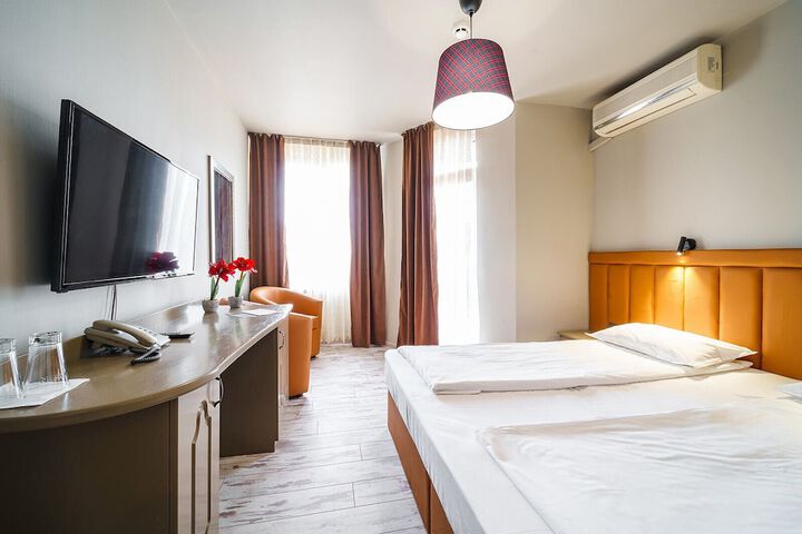 Room 18 of 34