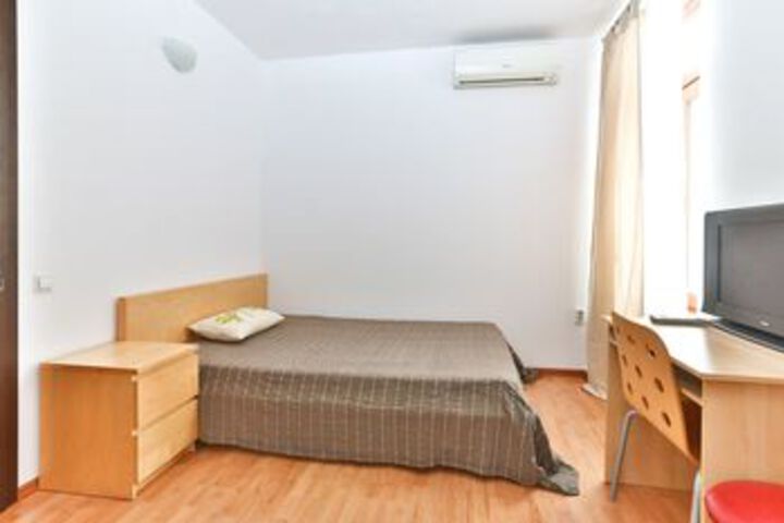 Room 30 of 48