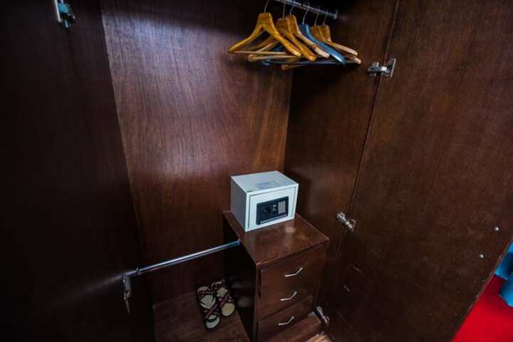 Room 5 of 71