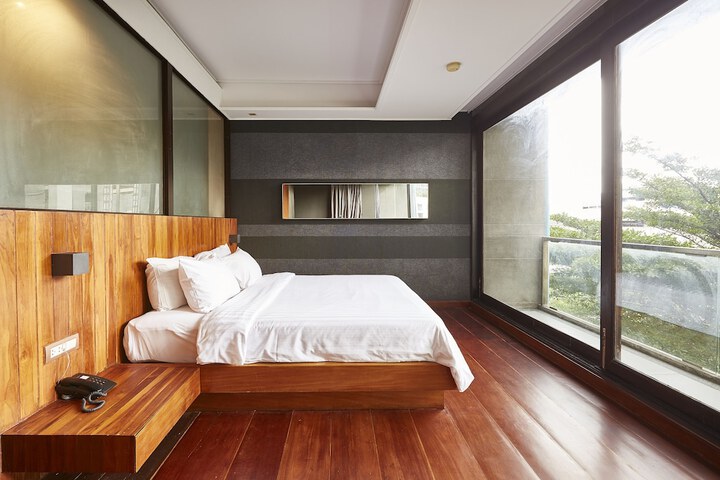 Room 25 of 90
