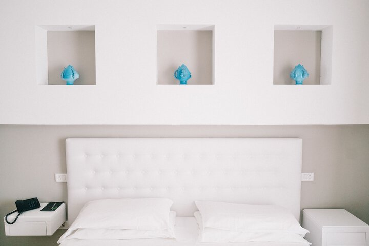 Room 3 of 105
