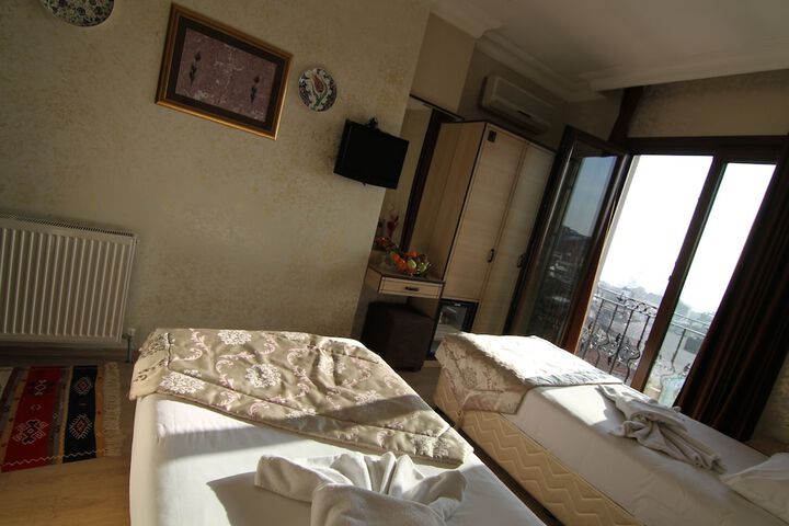 Room 12 of 74