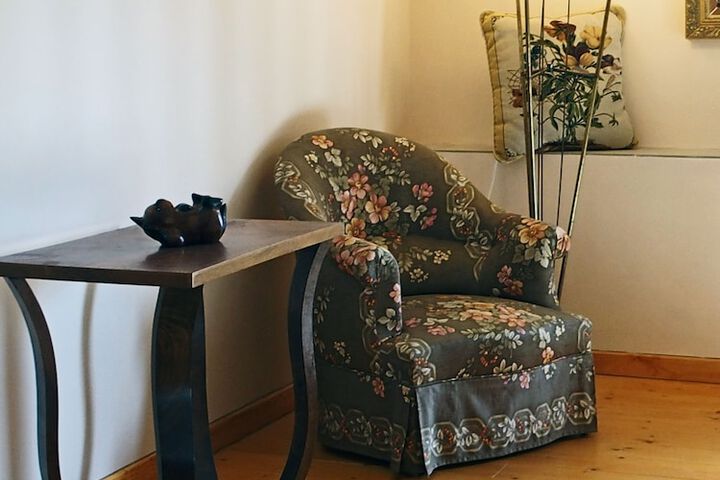 Lounge 85 of 116