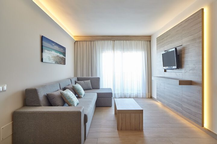 Room 3 of 41