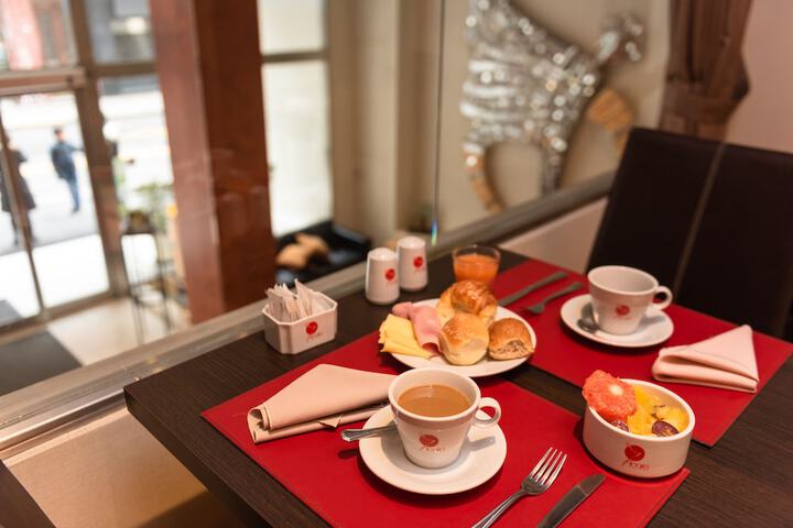 Breakfast/Coffee Service 33 of 47