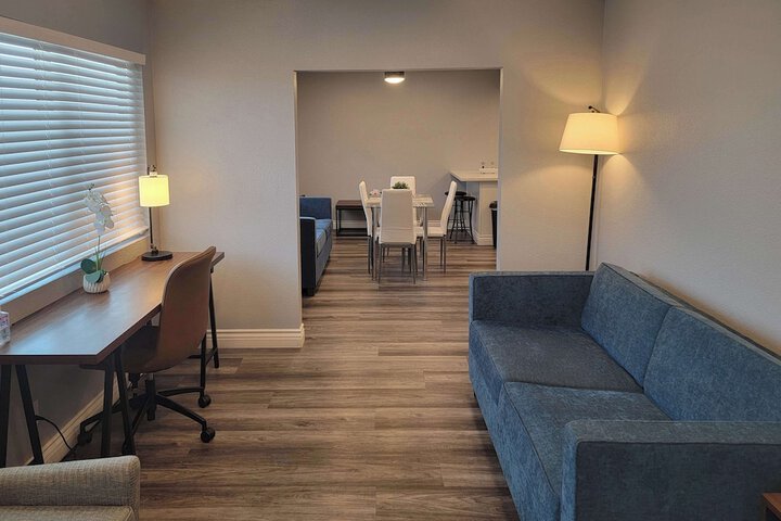 Room 16 of 44