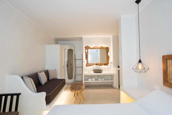 Room 33 of 53