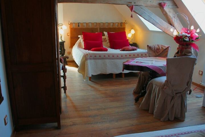 Room 9 of 34