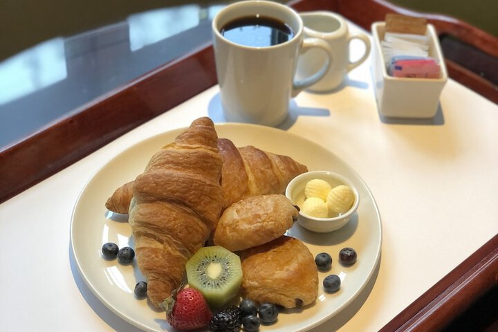 Breakfast/Coffee Service 22 of 24