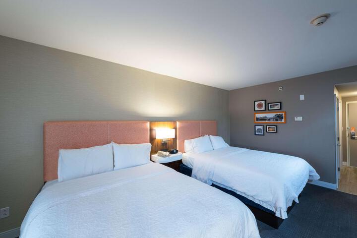 2 Queen Beds (1 of 8)
