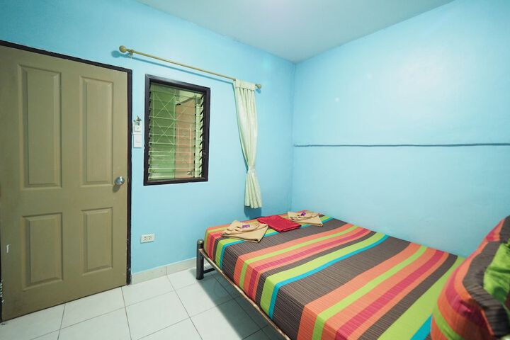 Room 6 of 32