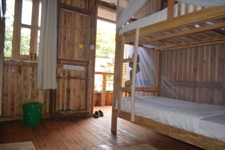 Room 11 of 25