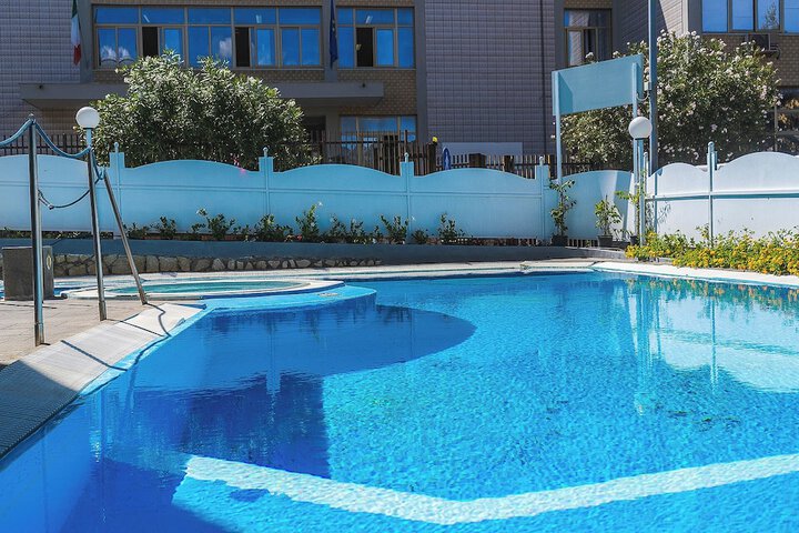 Pool 12 of 31