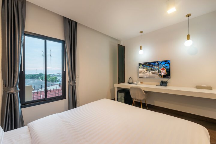 Room 35 of 68