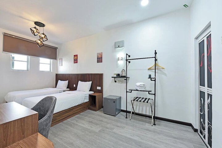 Room 9 of 30