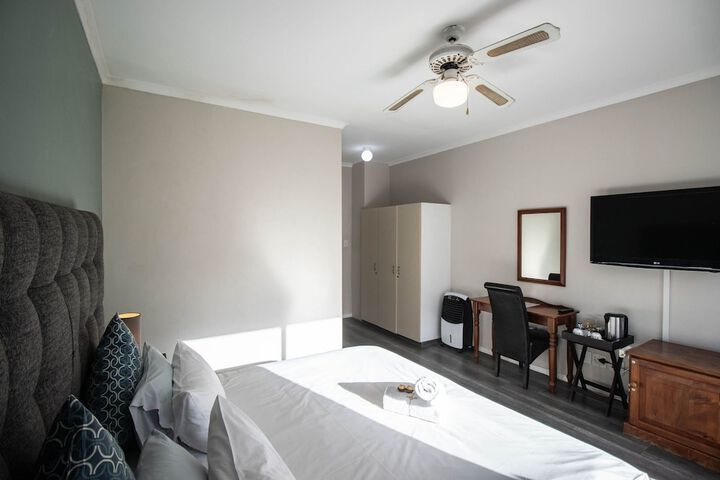 Room 33 of 61
