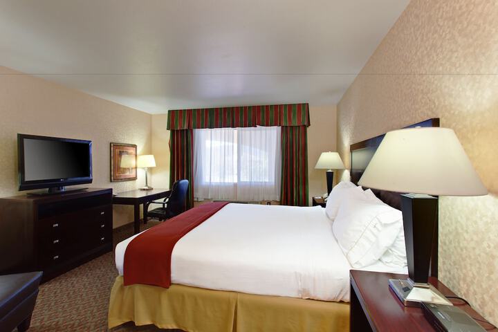 Standard 2 Double Beds Accessible (4 of 15)