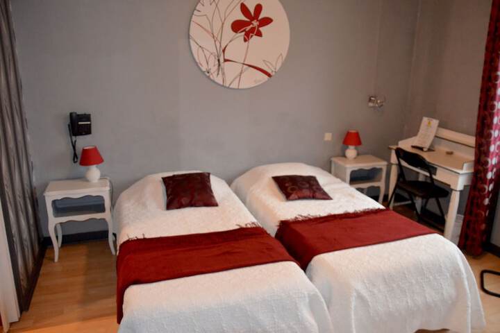 Room 6 of 49