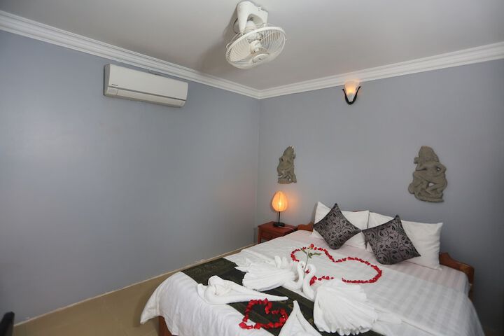 Room 25 of 82