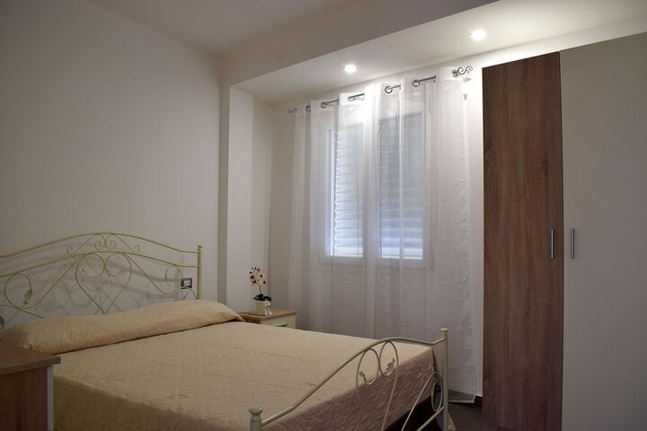 Room 2 of 56