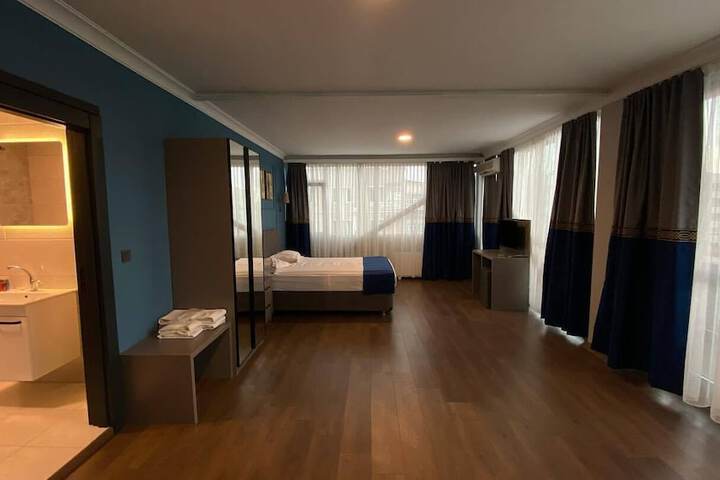 Room 16 of 34