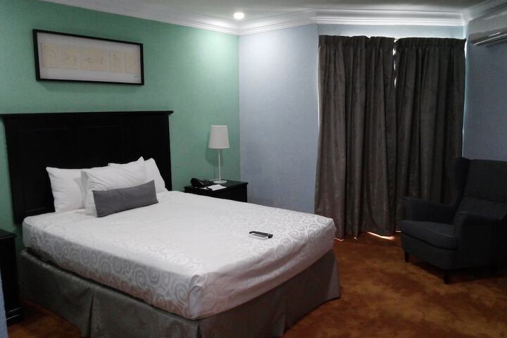 Room 10 of 36