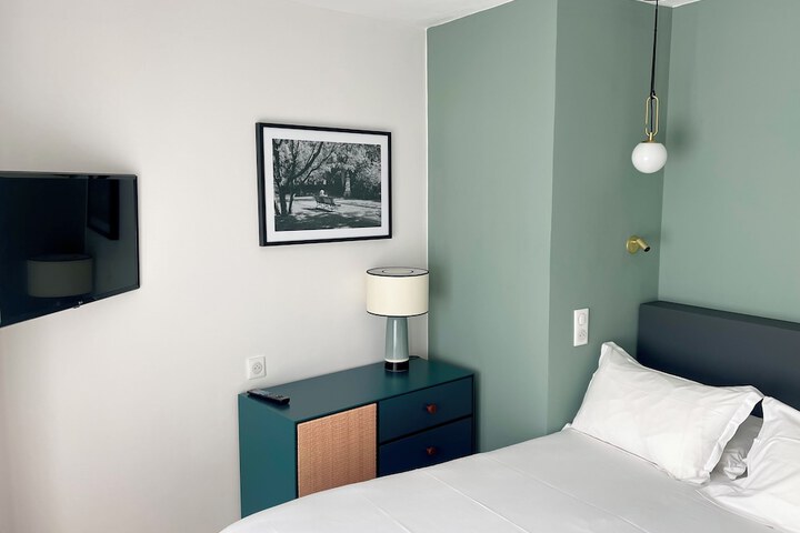 Room 20 of 34