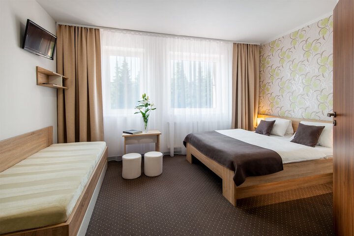Room 15 of 49