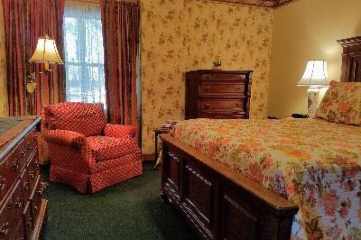 Room 24 of 107