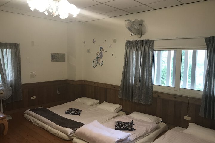 Room 2 of 8