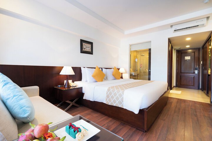Room 52 of 149