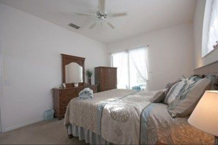 Room 5 of 16
