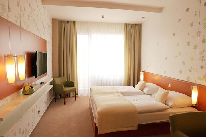 Room 8 of 79
