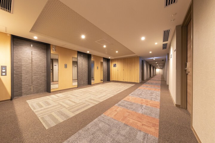 Ballroom/Hall 30 of 32