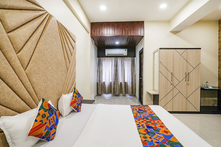 Room 15 of 27