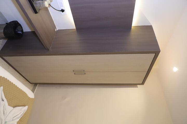 Room 30 of 36