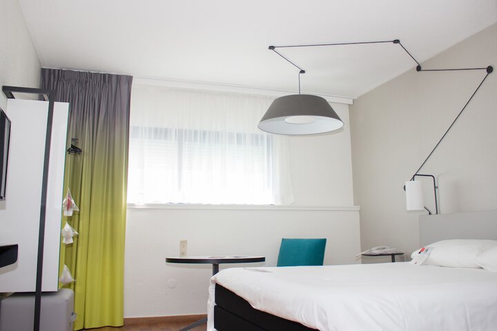 Room 12 of 78